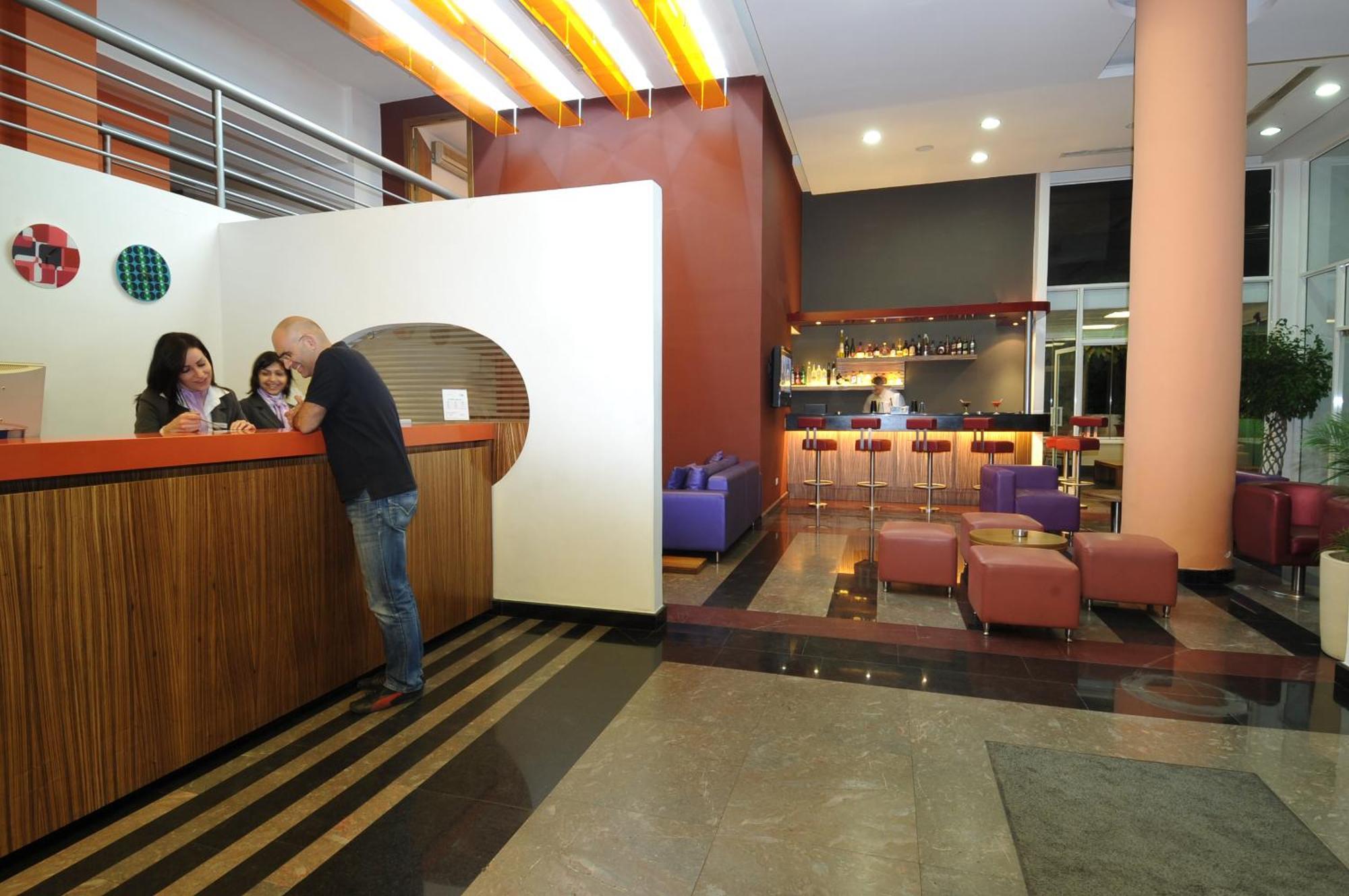 Suite Hotel Chrome - Beyrut Dış mekan fotoğraf